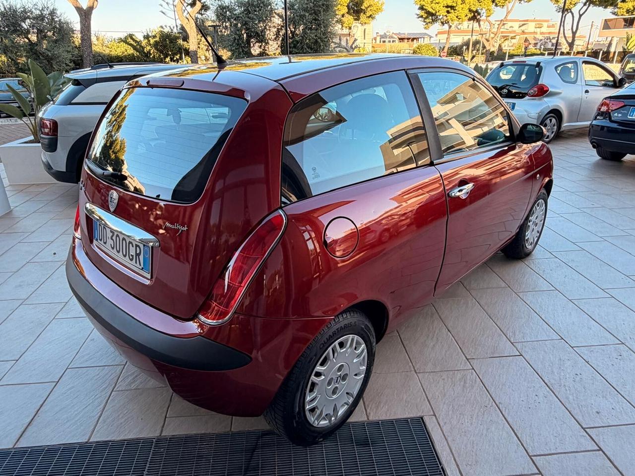 Lancia Ypsilon 1.3 MJT 75 CV Platino