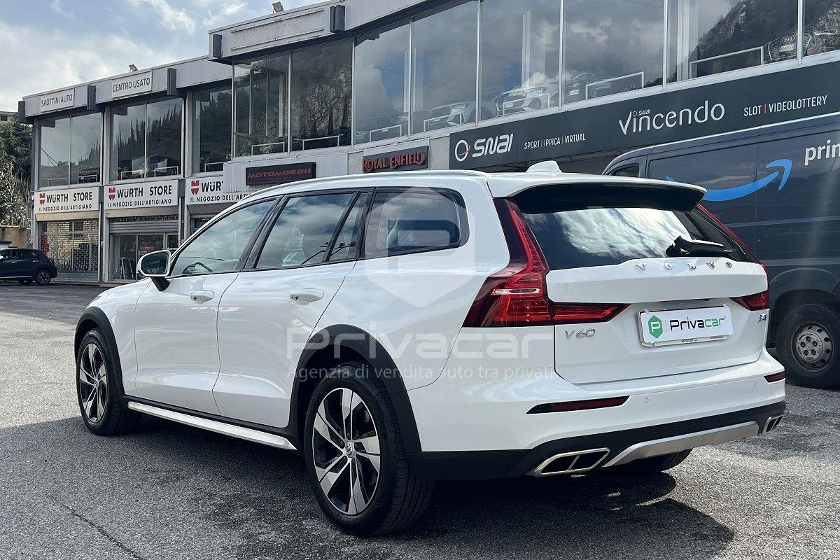 VOLVO V60 Cross Country B4 (d) AWD automatico Ultimate