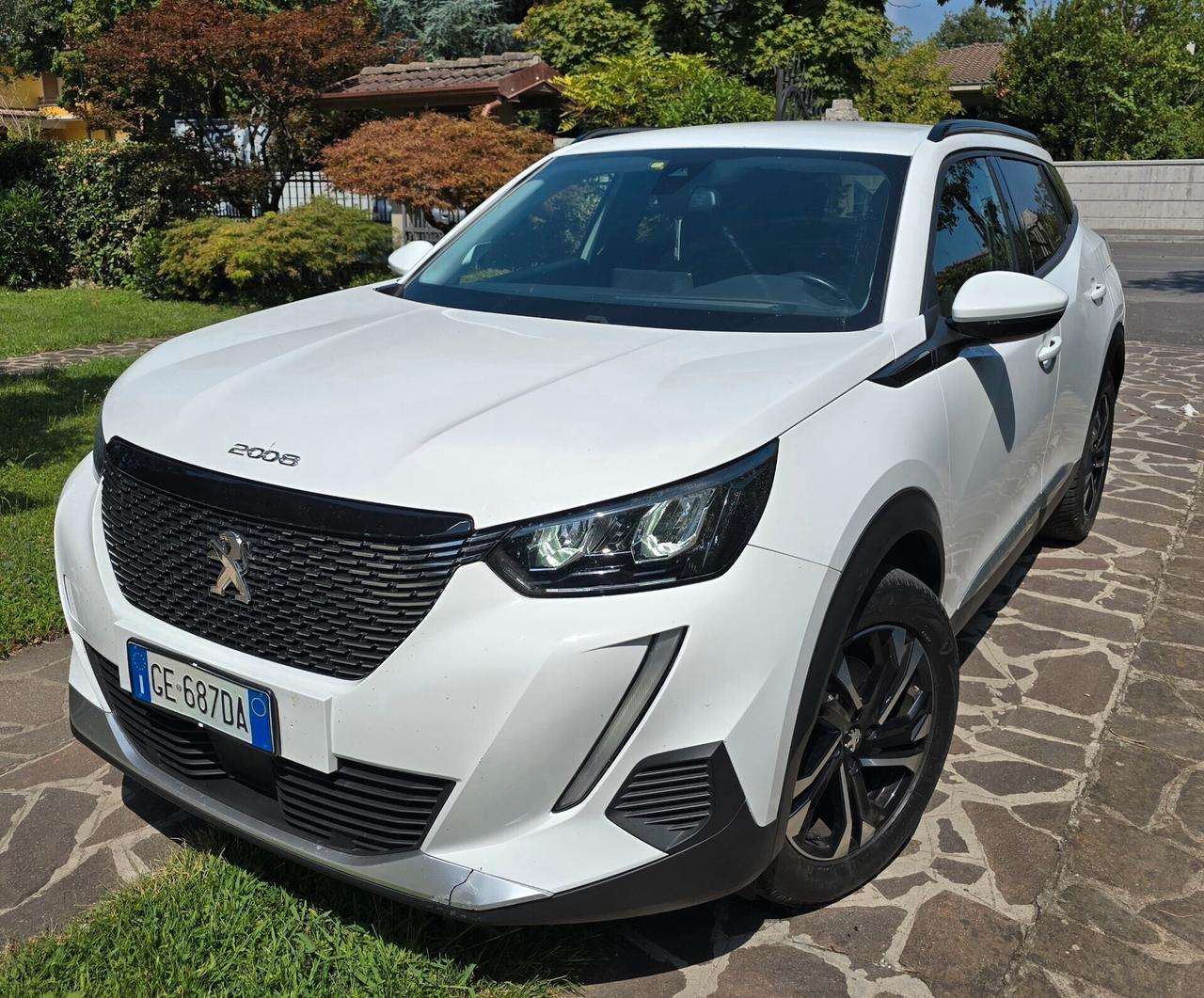 Peugeot 2008 BlueHDi 130 S&S EAT8 Allure Pack