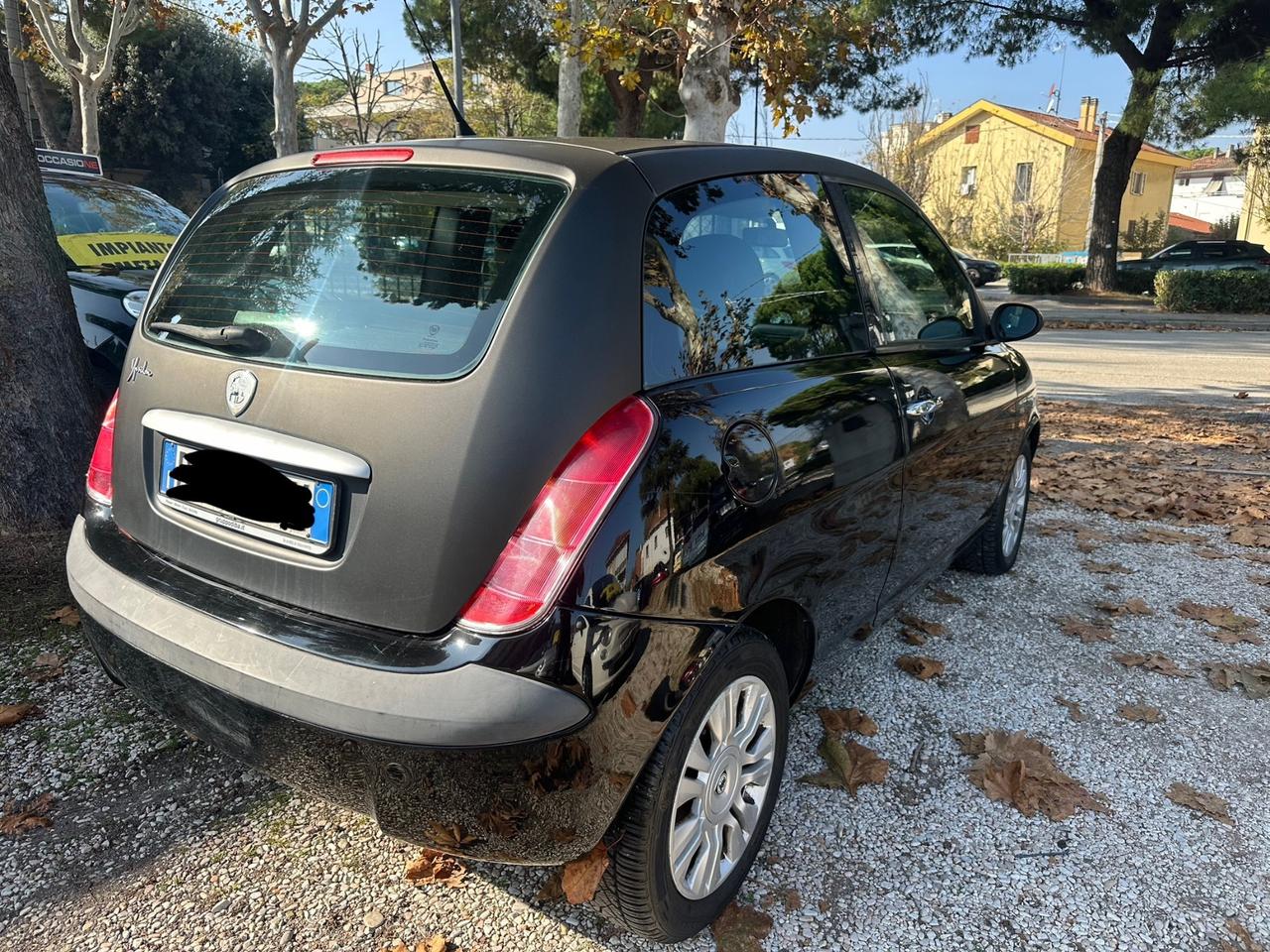 Lancia Ypsilon 1.2 Oro Bianco