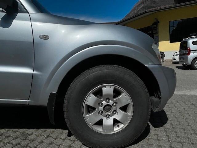 Mitsubishi Pajero 2.5 TDI GLX anno 2004