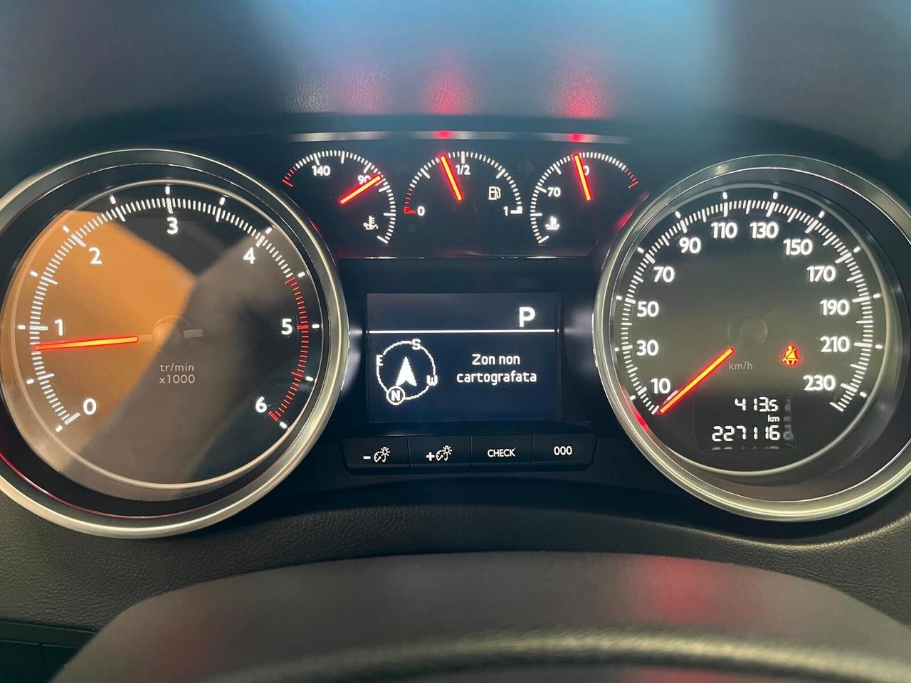 Peugeot 508 BlueHDi 180 EAT6 S&S SW Allure