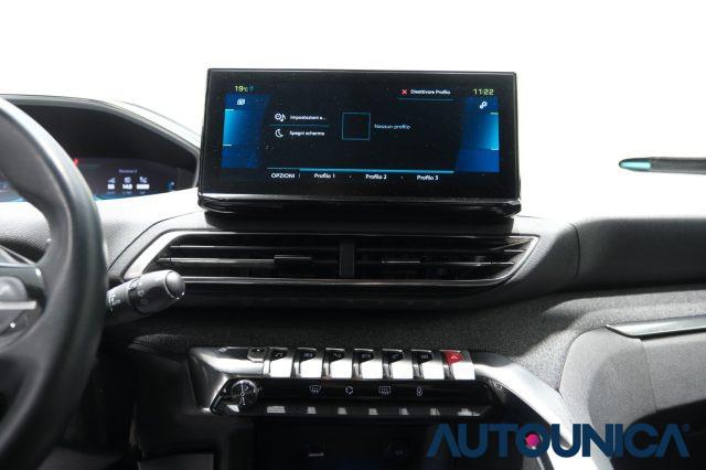 PEUGEOT 3008 HYBRID4 300 E-EAT8 ALLURE PACK