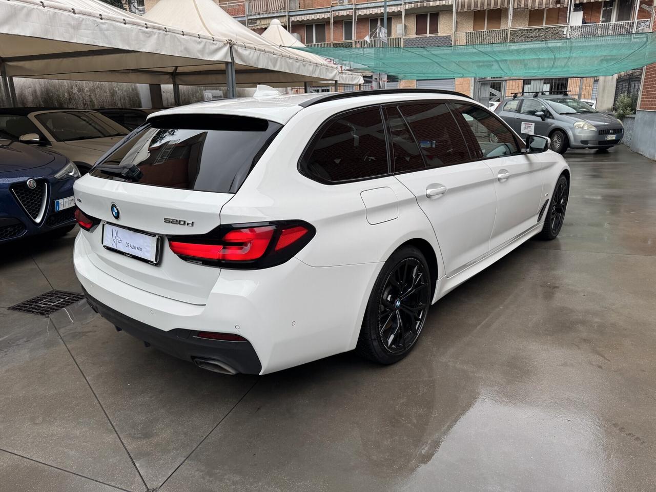 BMW 520 G31d Touring LCI mhev 48V xdrive Msport auto