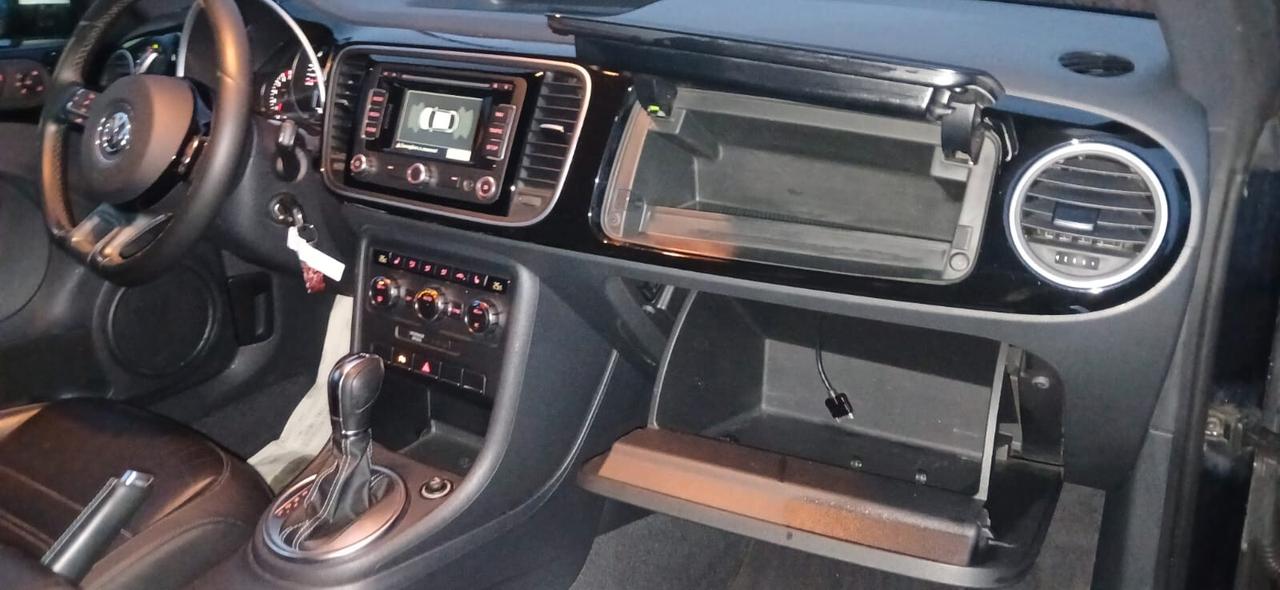 Volkswagen Maggiolino 2.0 TSI DSG Sport - 2012