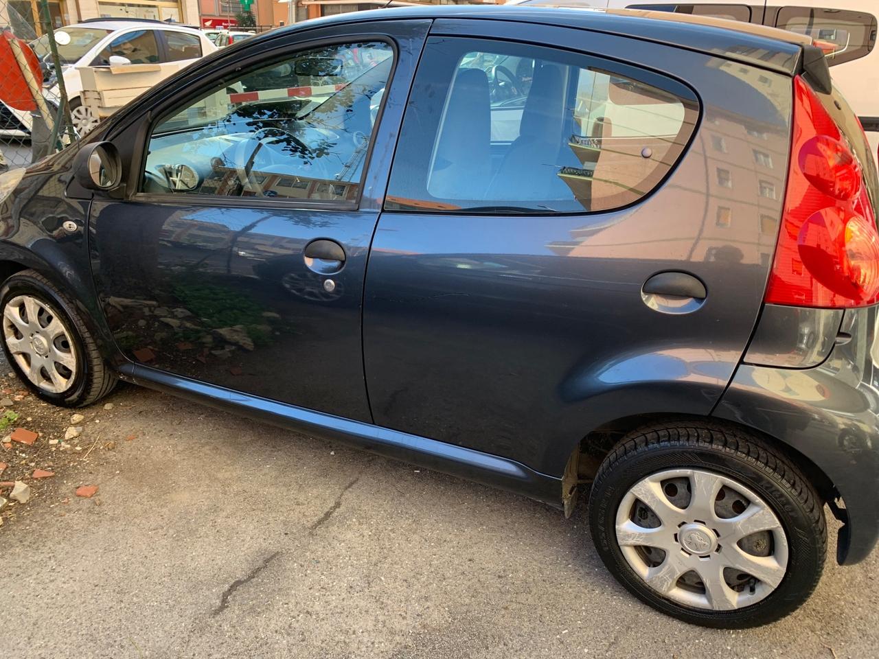 Peugeot 107 1.0 68CV 5p. 03/2011 km 112000