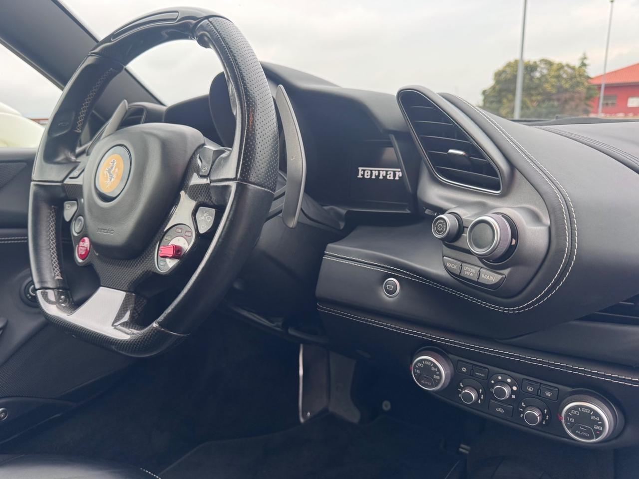 Ferrari 488 GTB PERMUTE iva book full lift carbonio