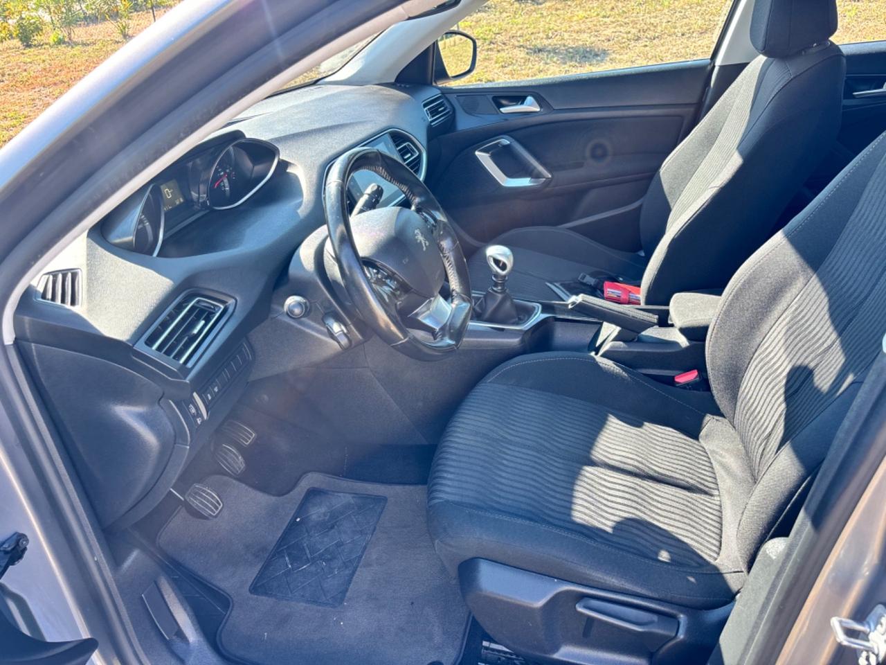 Peugeot 308 BlueHDi 150 S&S SW Allure
