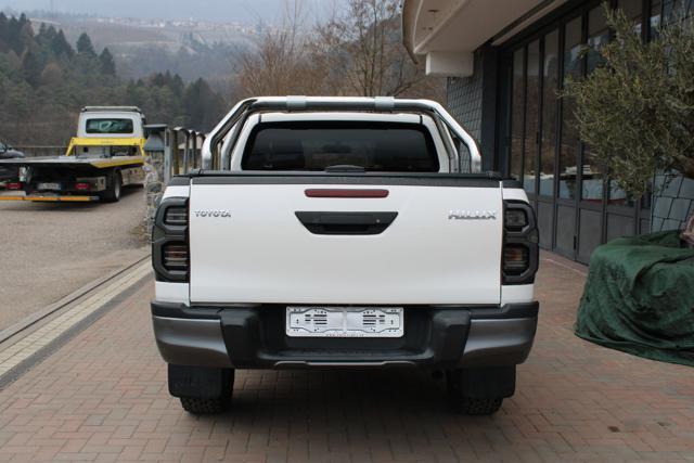 TOYOTA Hilux 2.4 D-4D 4WD Extra Cab Comfort