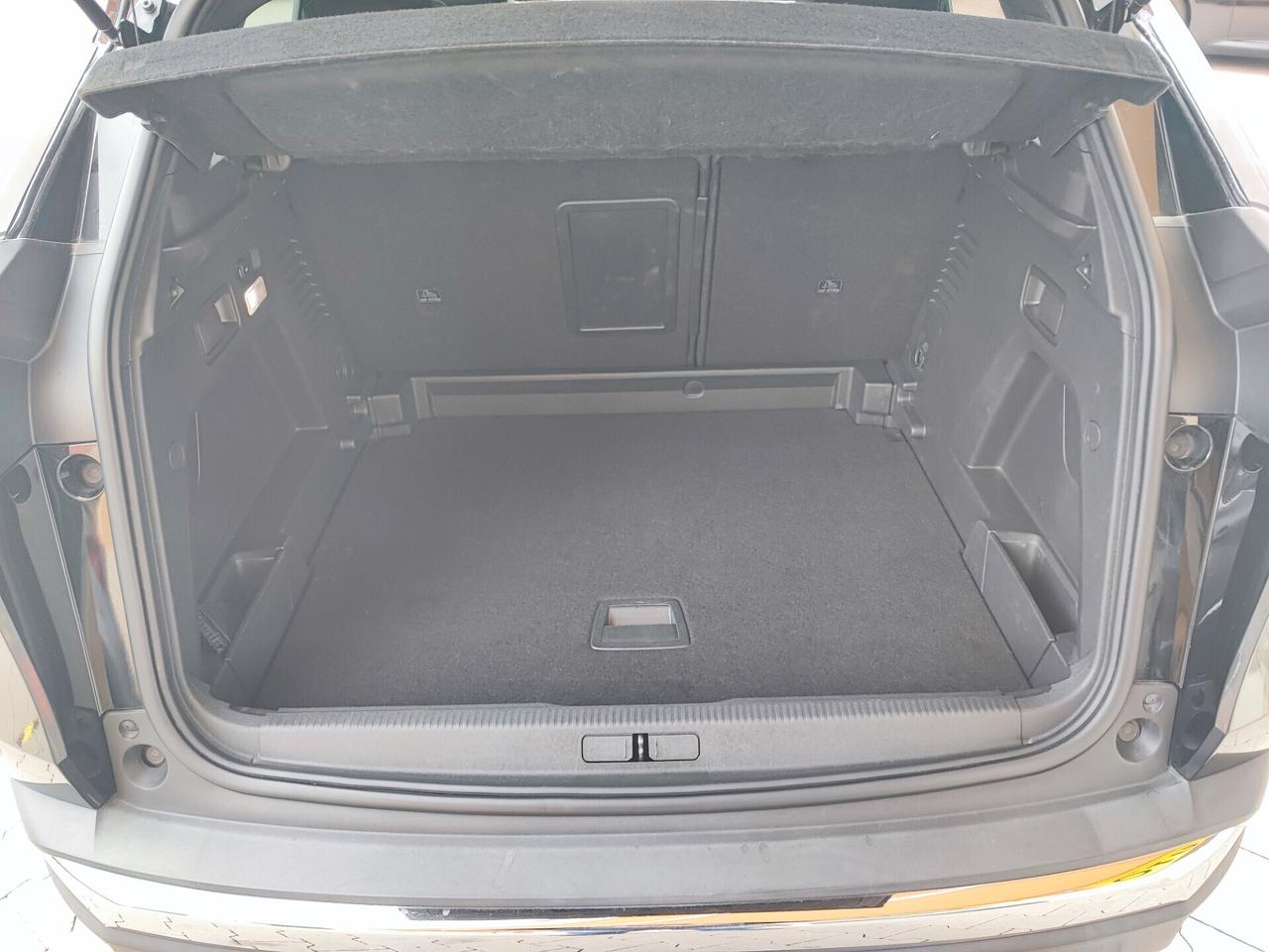 Peugeot 3008 BlueHDi 130 EAT8 GTLine-km75000-12/19