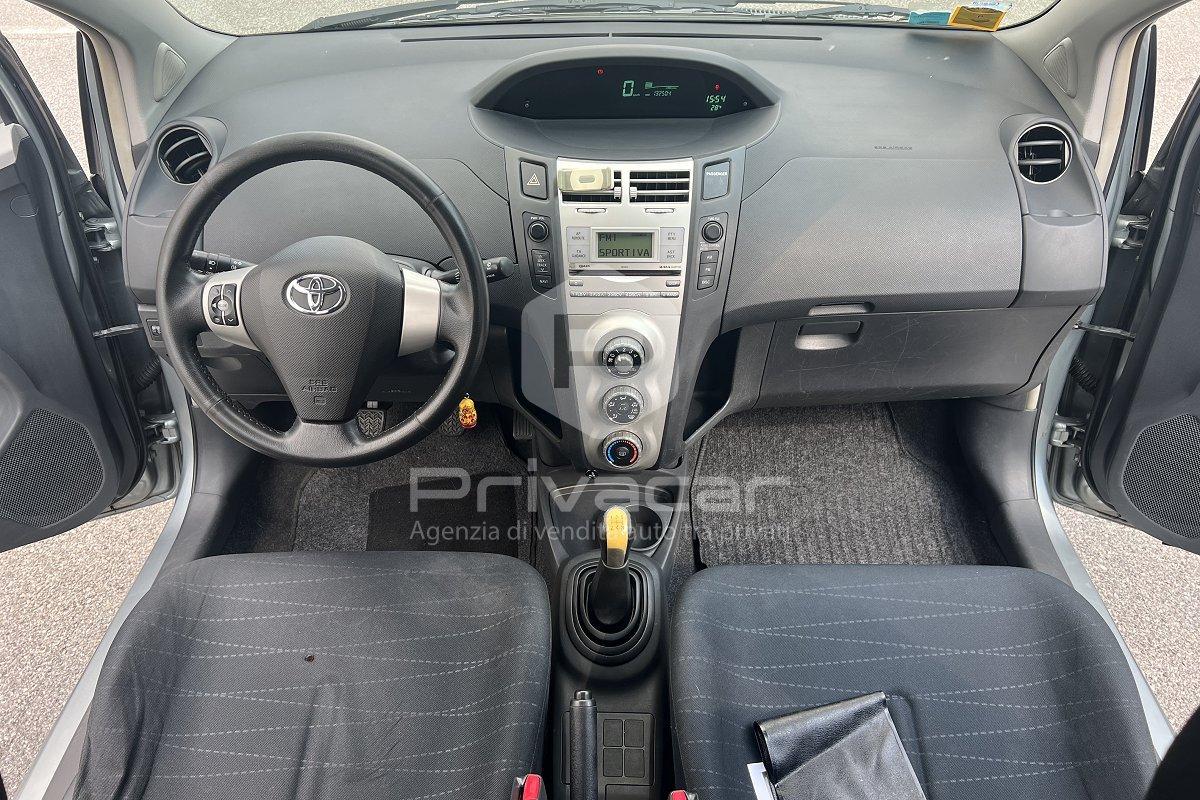 TOYOTA Yaris 1.0 5 porte Sol