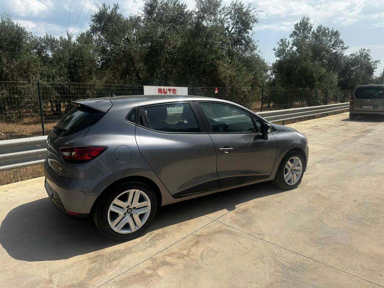 Renault Clio 1.5 dCi diesel 75CV neop ok 2014