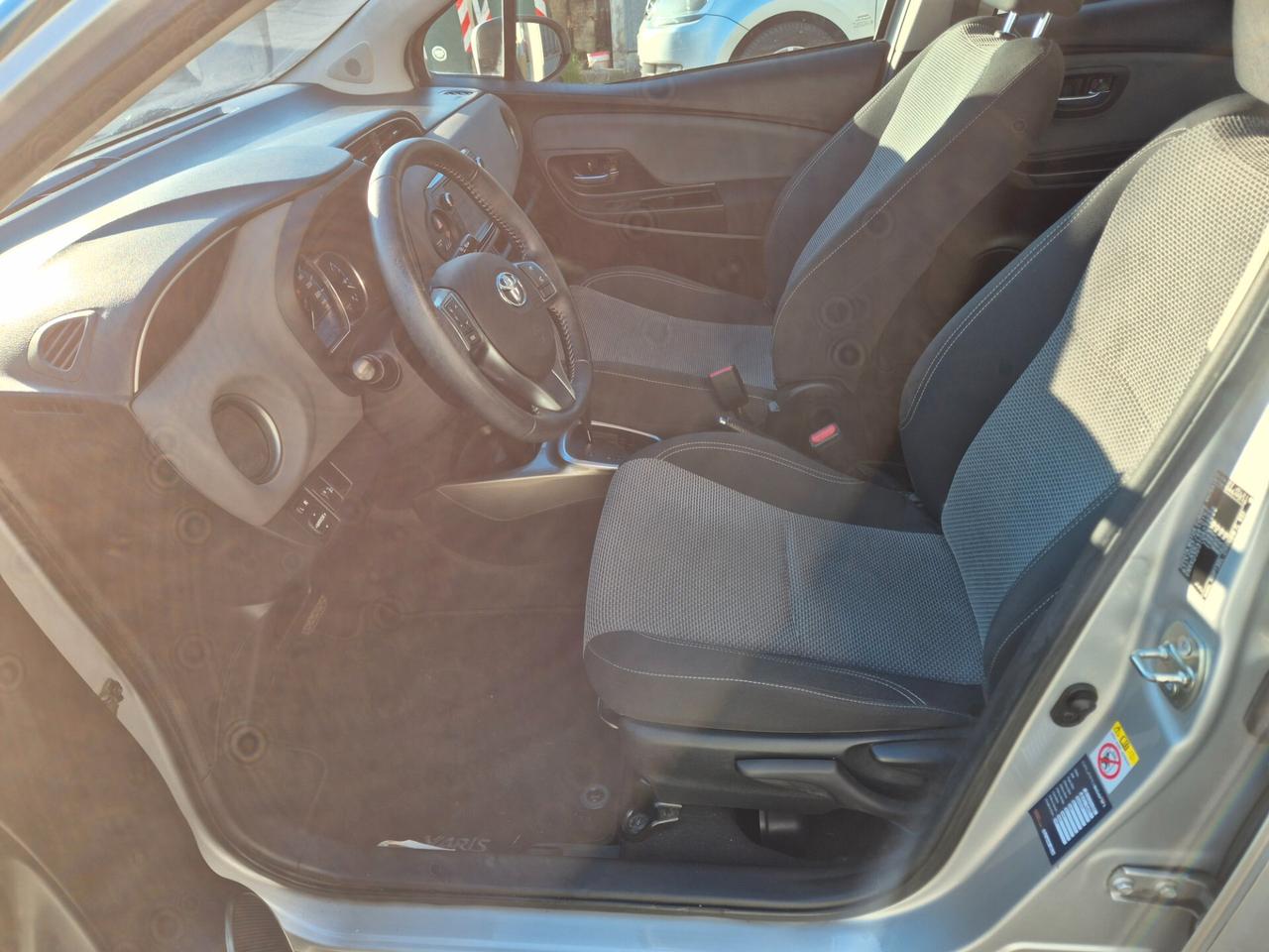 Toyota Yaris 1.5 Hybrid 5 porte Business