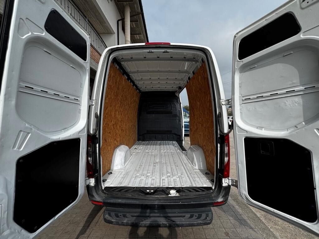 Mercedes-Benz Sprinter Cargo Van L2 H2