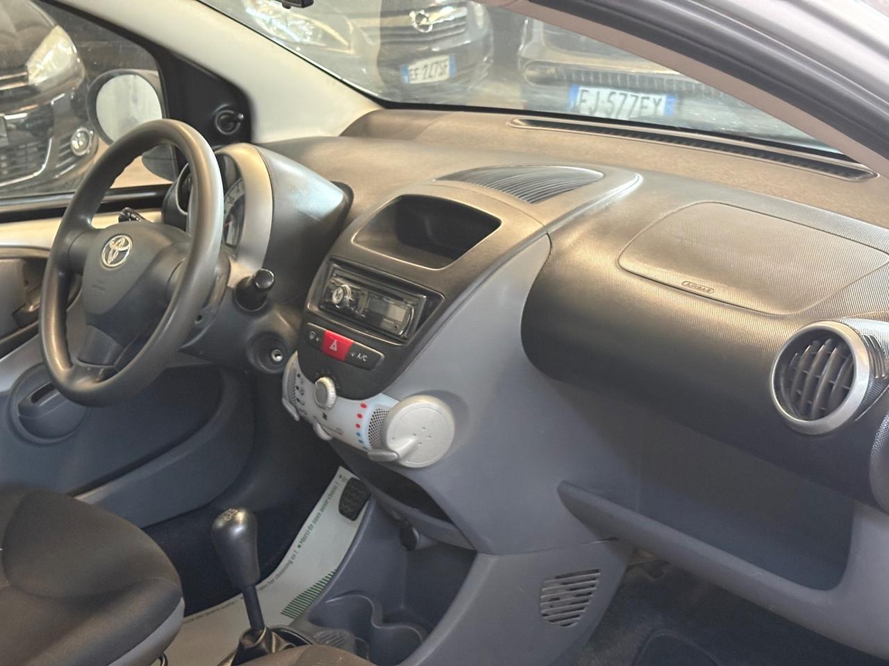 Toyota Aygo 1.0 12V VVT-i 5 porte Sol