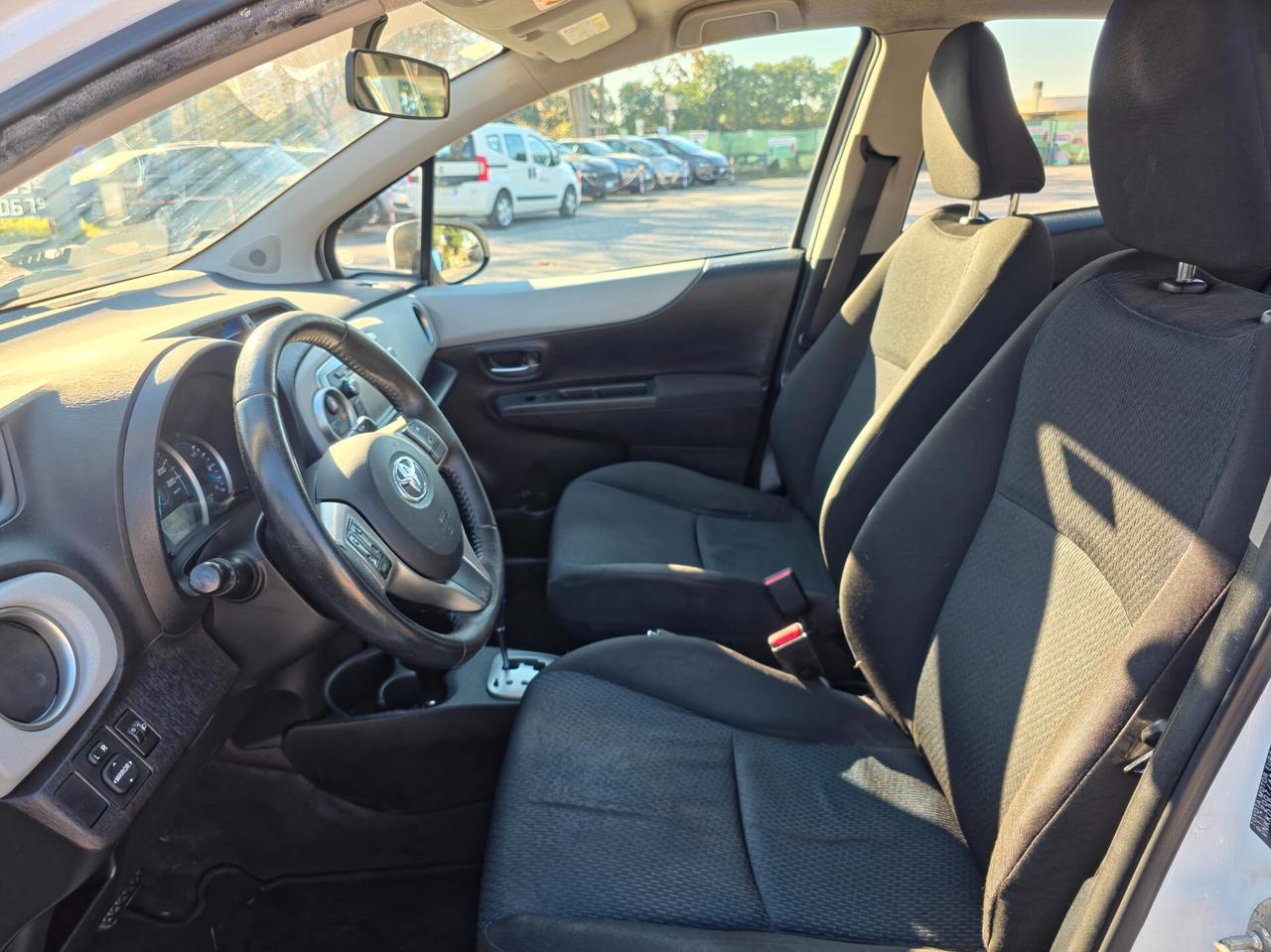 Toyota Yaris 1.5 Hybrid 5 porte Lounge 2014-E5B Automatico NEO