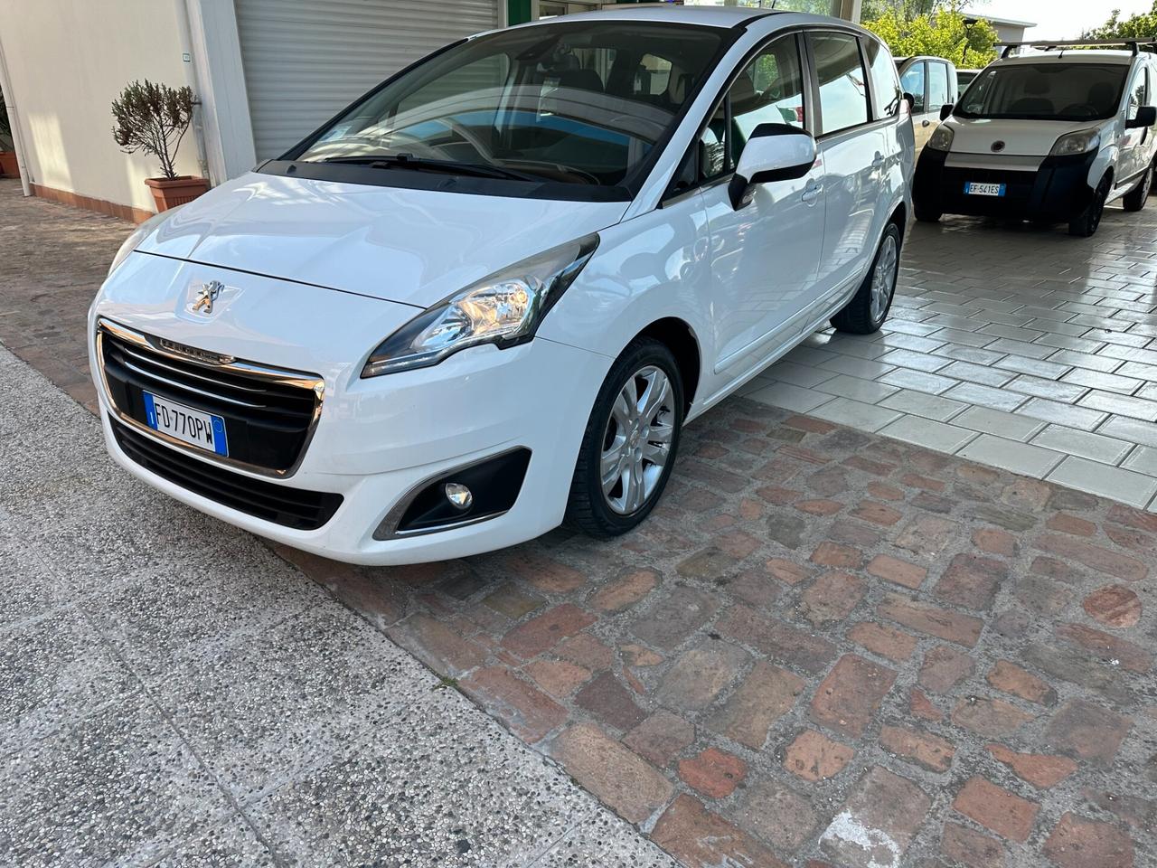 Peugeot 5008 1600 HDI AUT. 7 POSTI