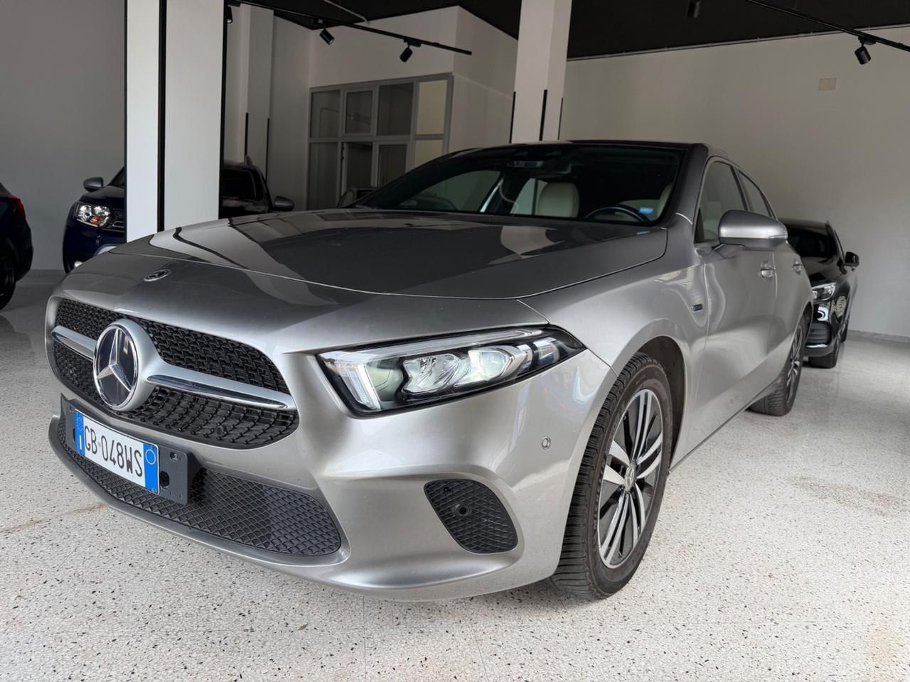 Mercedes-benz A 250 e hybrid EQ Premium