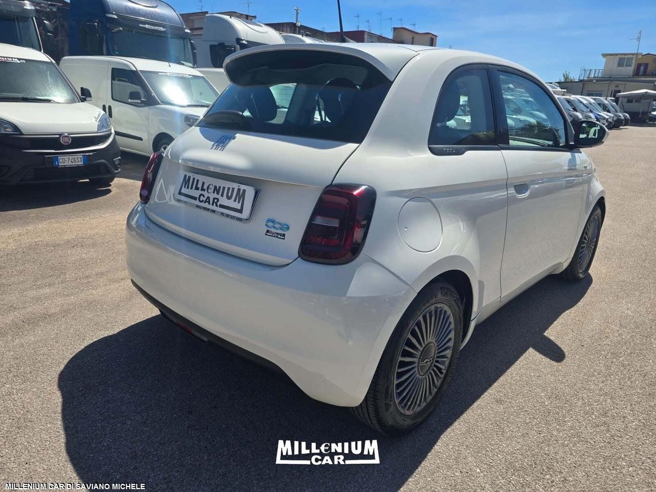 Fiat 500 500e Berlina 42 kWh La Prima