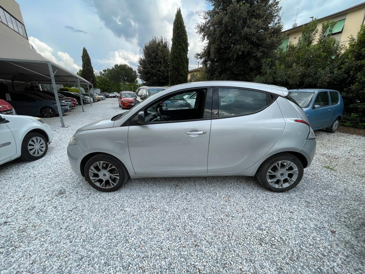 Lancia Ypsilon 1.2 69 CV 5 porte Gold