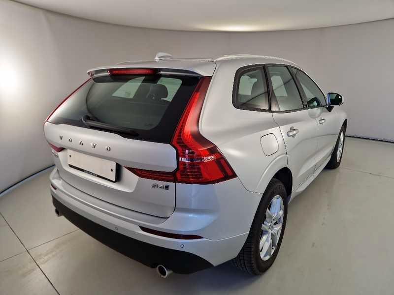 VOLVO XC60 B4 D AWD Geartronic Momentum