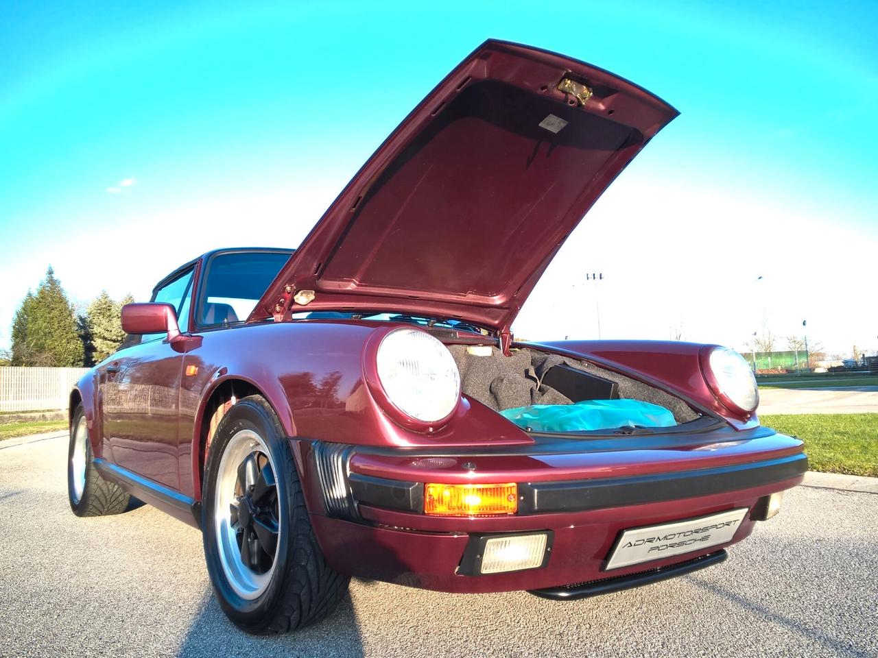 Porsche 911 Carrera 3.2 Cabriolet