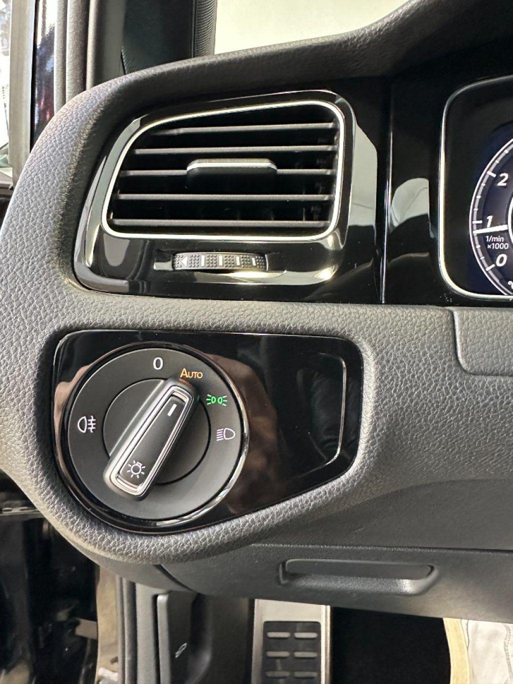 Volkswagen Golf GTI Performance 2.0 245 CV TSI DSG - 18"- Navi - ACC