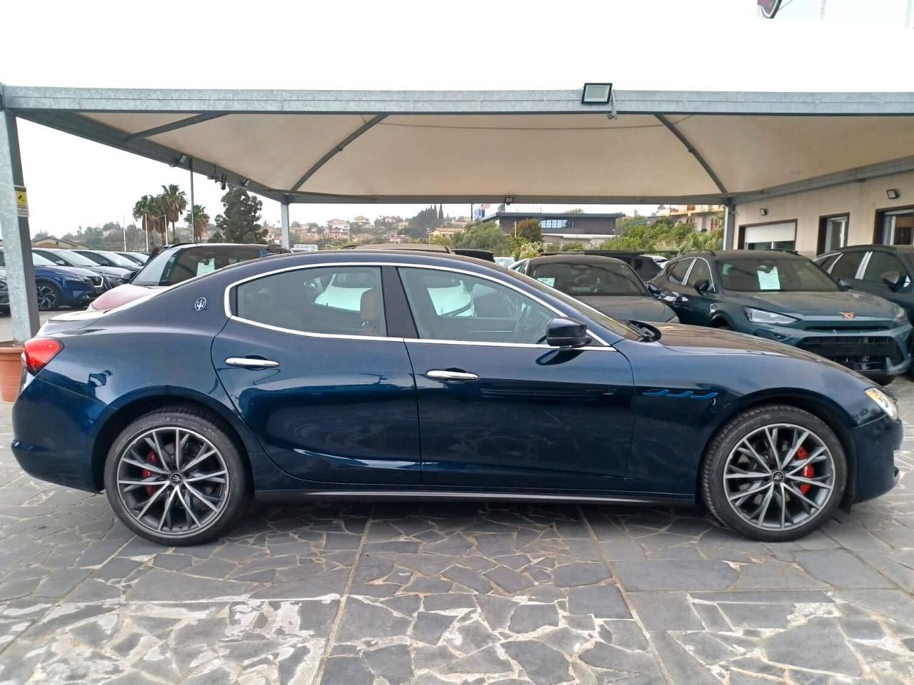 Maserati Ghibli L4 330 CV MHEV Gransport