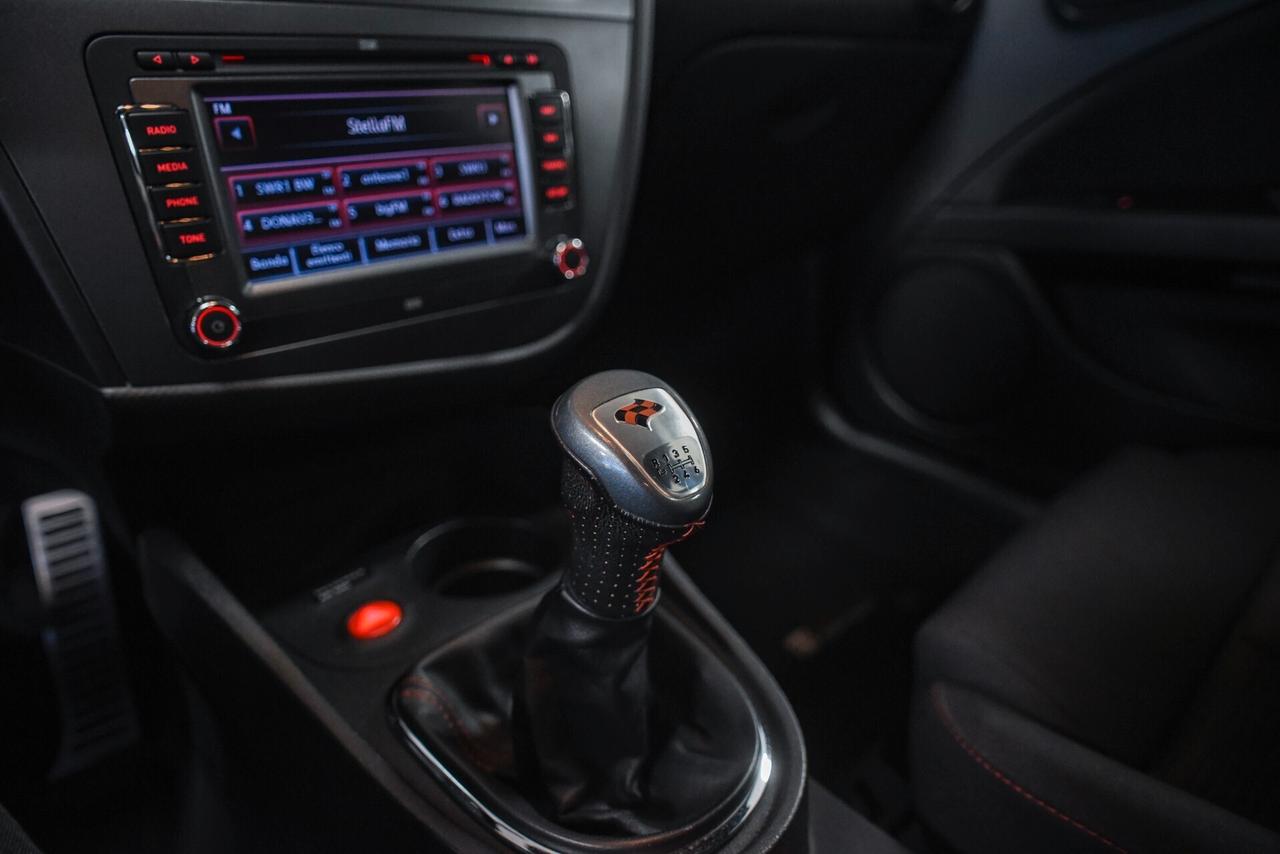 SEAT Leon MIDNIGHT VIOLET 2.0 tsi Cupra R Bluetooth