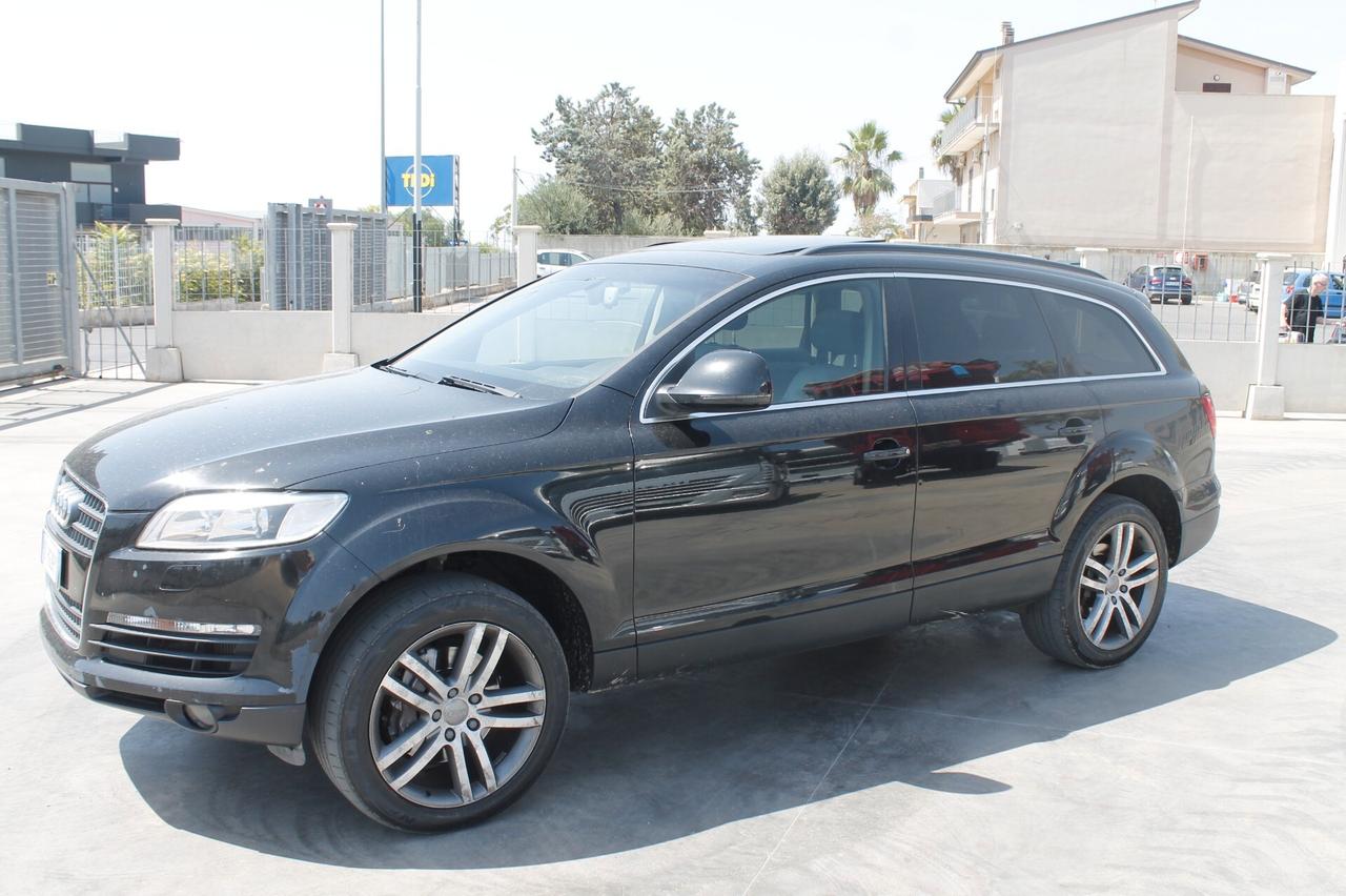 Audi Q7 3.0 V6 TDI 233CV quattro tiptronic