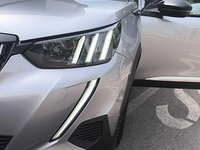 Peugeot 2008 PureTech 130 S&S EAT8 GT
