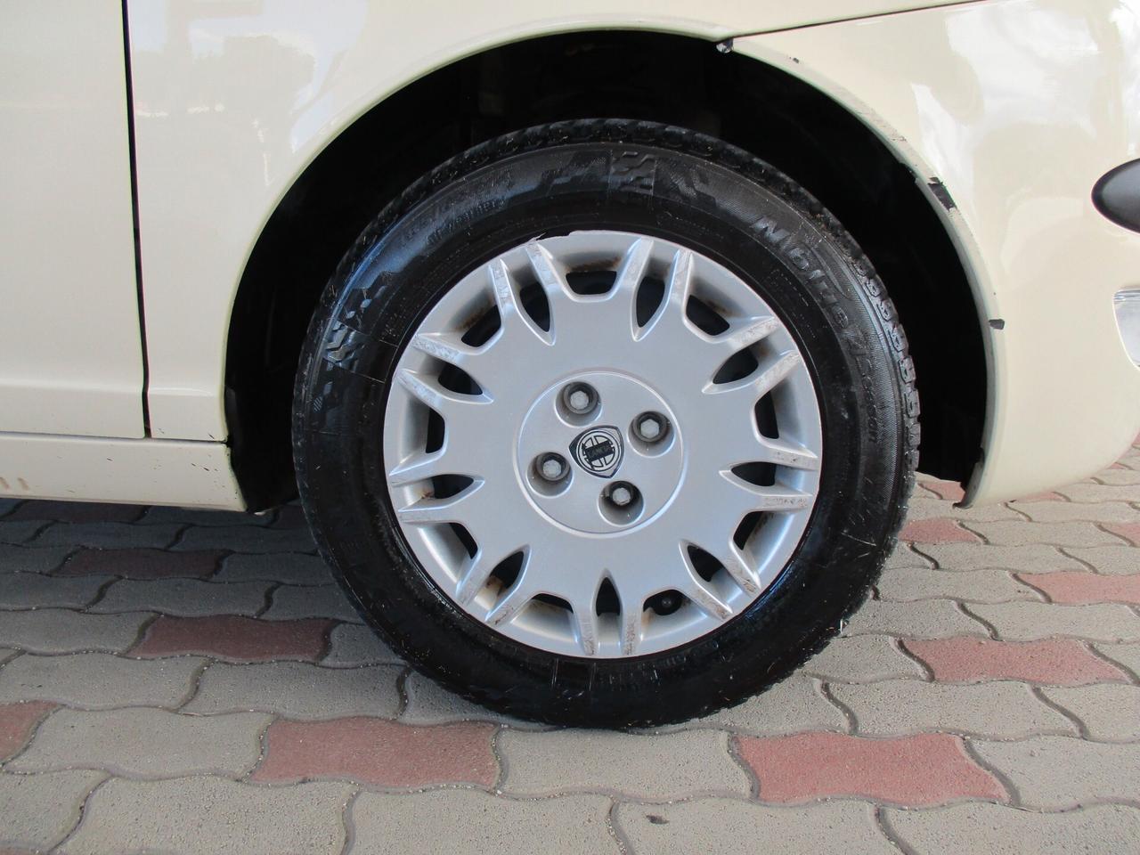 Lancia Ypsilon 1.2 PLATINO