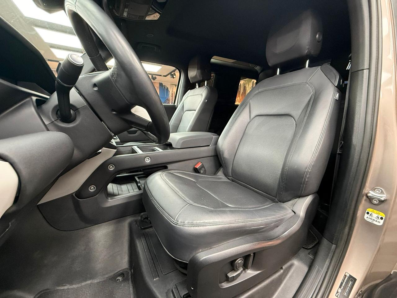 Land Rover Defender 90 3.0D I6 200 CV AWD Auto Hard Top (673)