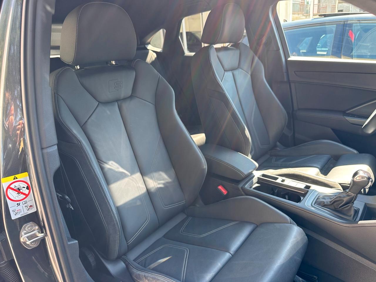Audi Q3 SPORTBACK 35 TDI S tronic S line Edition / PELLE / R19