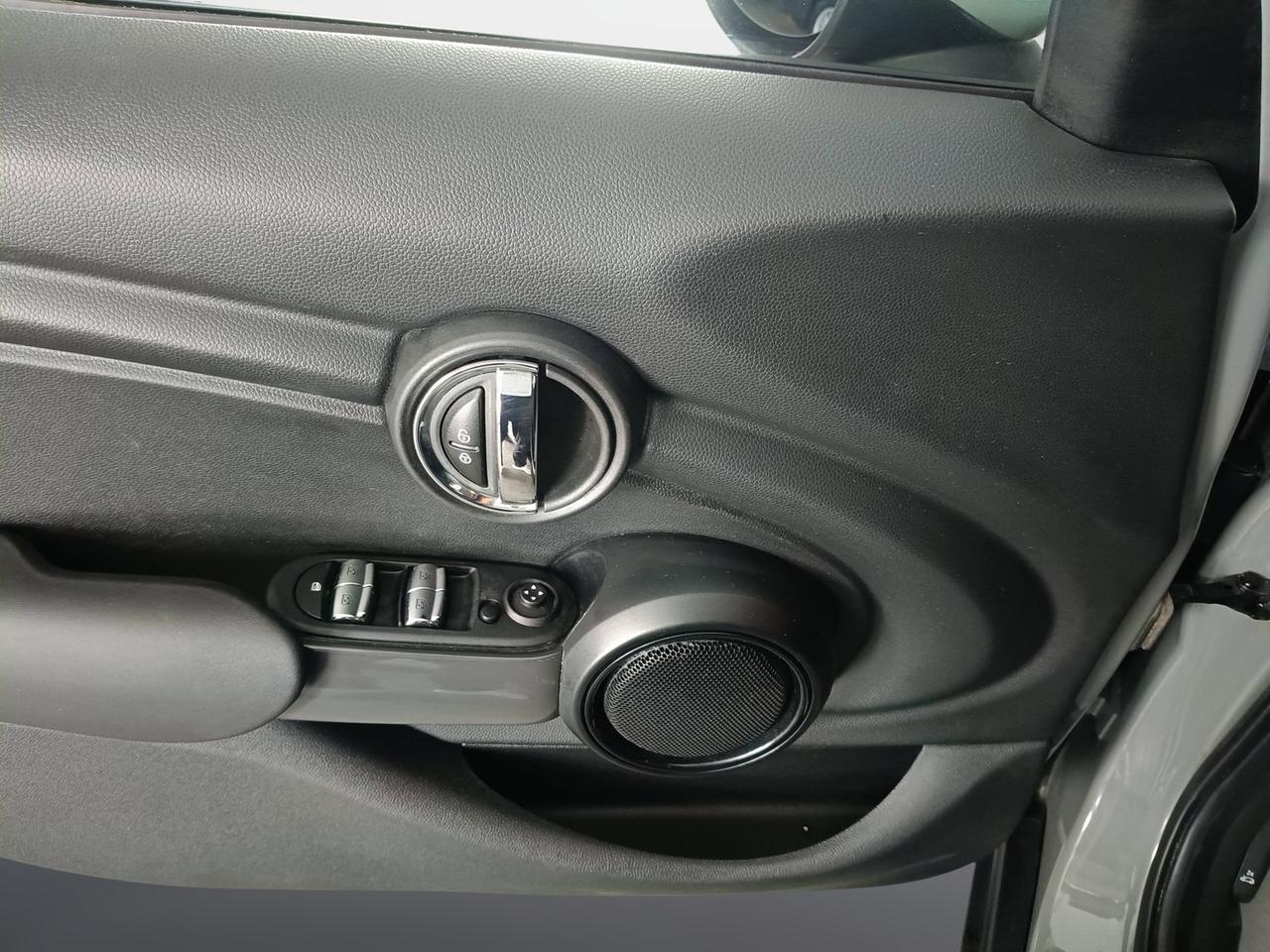 MINI Mini IV F55 2021 5p - Mini 5p 1.5 One Classic 75cv