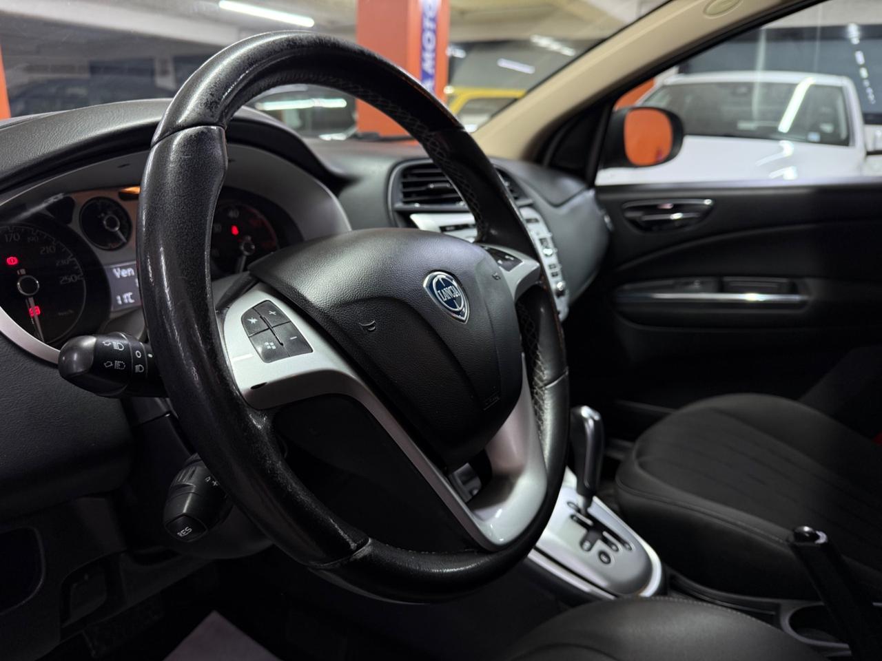 Lancia Delta 1.6 MJT DPF Cambio Automatico - 12/2013