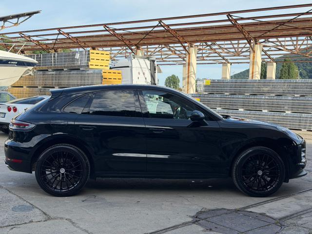 PORSCHE Macan 2.0
