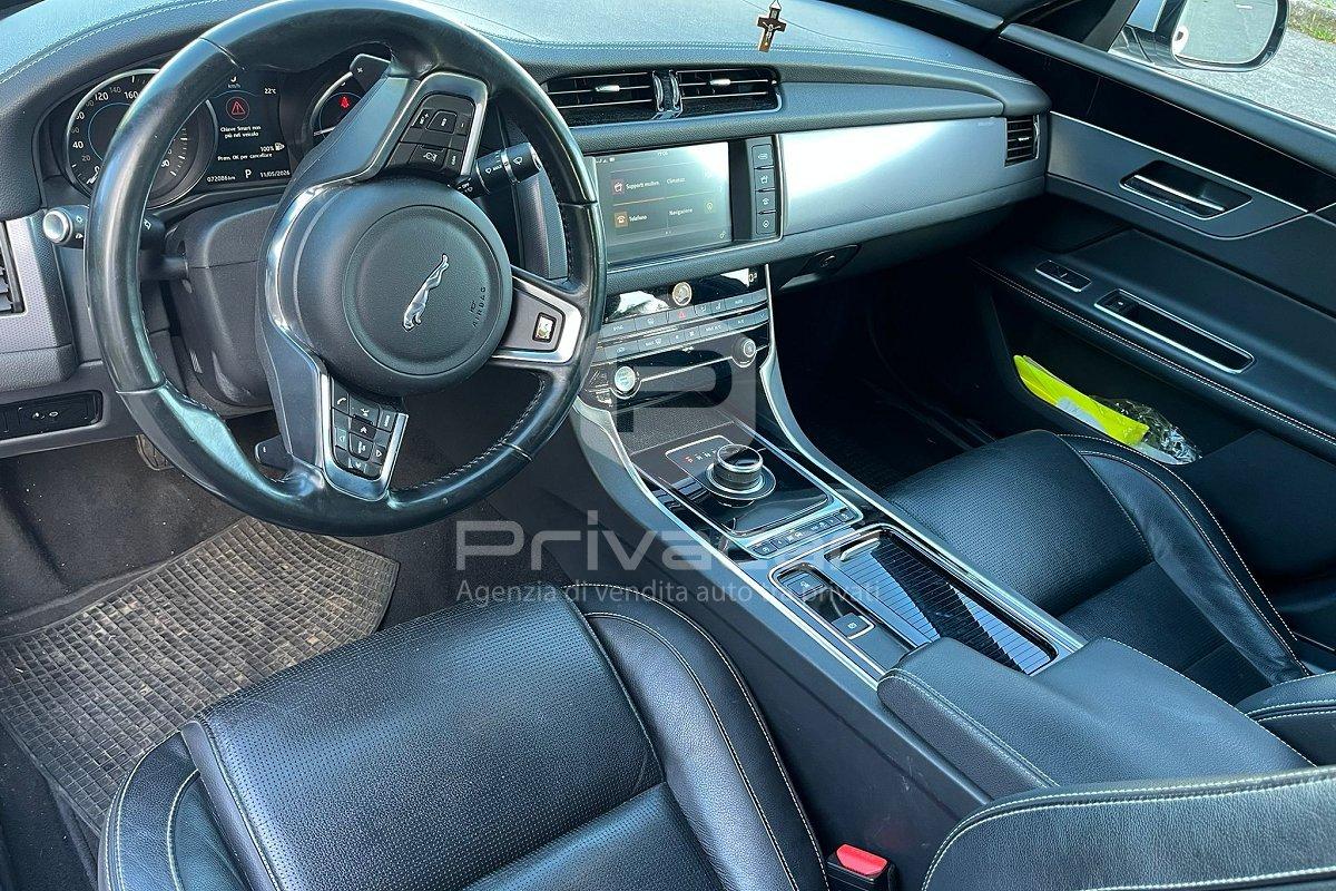 JAGUAR XF 2.0 D 180 CV aut. R-Sport