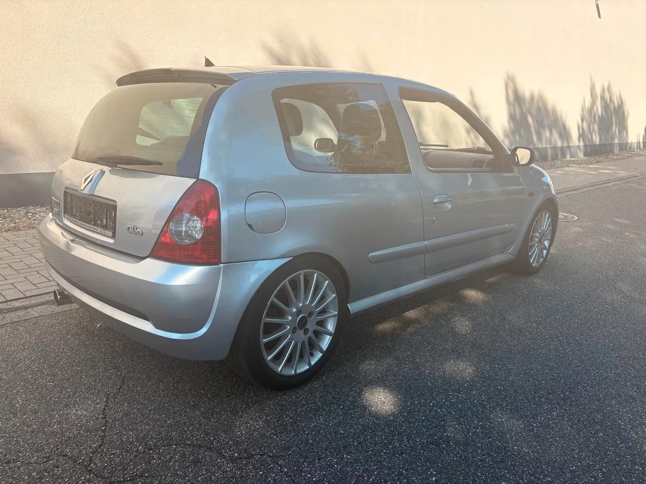 Renault Clio RS 2.0 16V Renault Sport