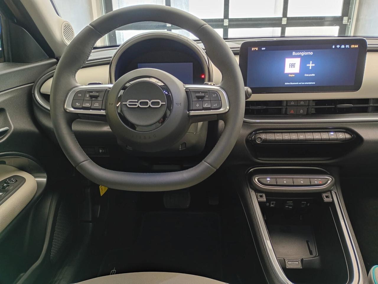 FIAT 600 HYBRID 136CV AUTOMATICA LA PRIMA – 23.000 KM – FULL OPTIONAL