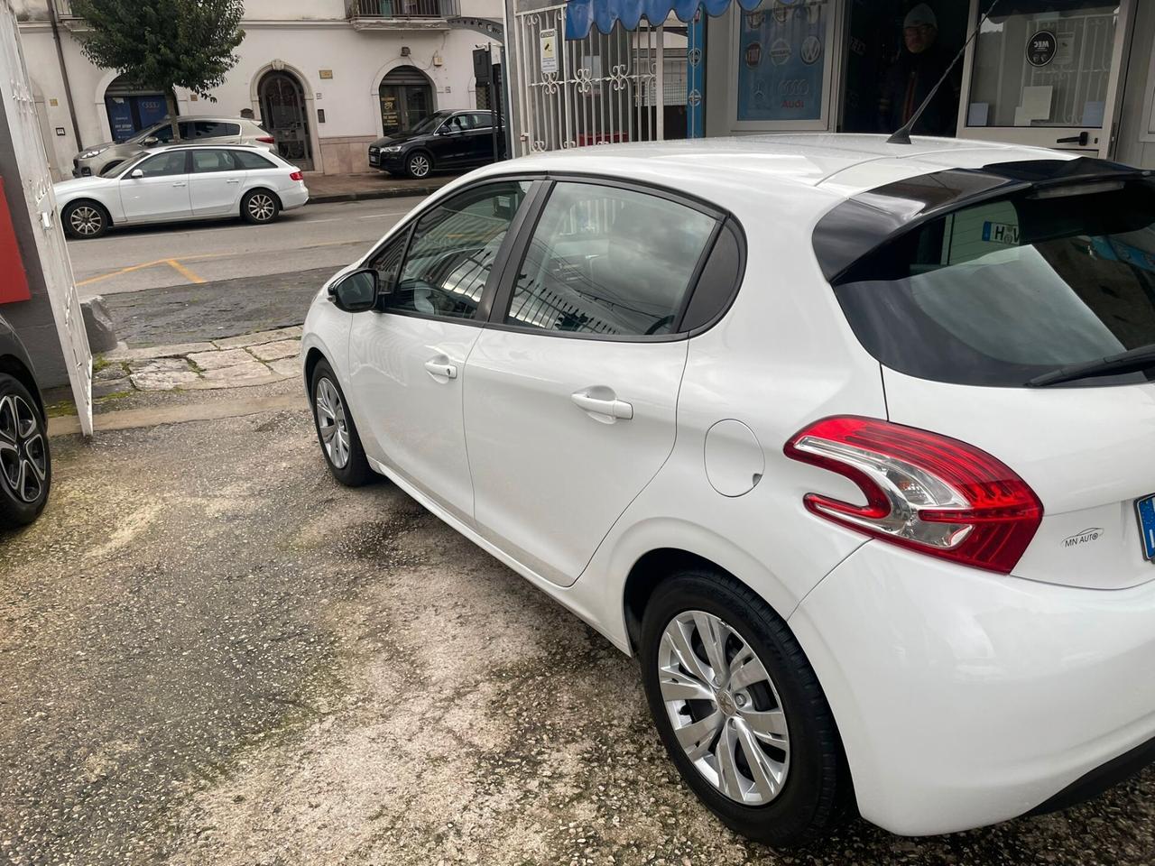 Peugeot 208 BlueHDi 100 S&S 5 porte Allure