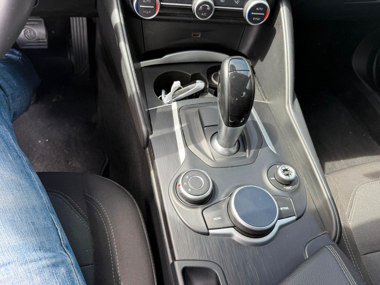 Alfa Romeo Giulia 2.2 Turbodiesel 136 CV AT8 Business