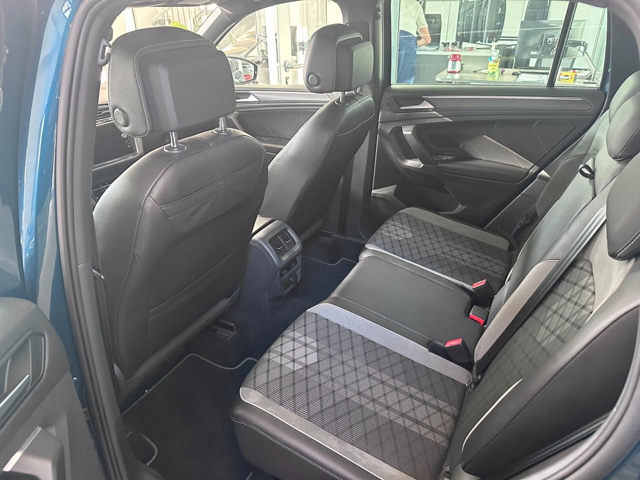 Volkswagen Tiguan 2.0 TDI 150 CV SCR DSG R-Line