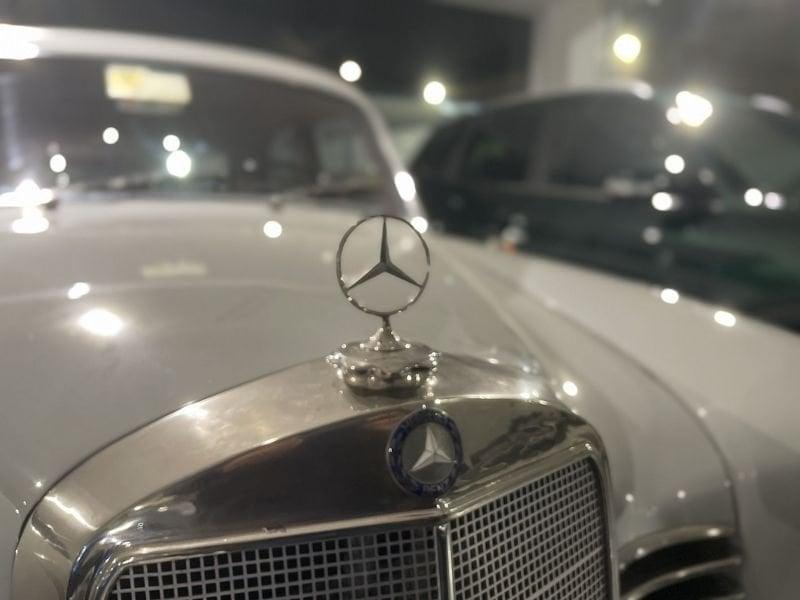 Mercedes-Benz W115 200 Mercedes-Daimler Benz 180