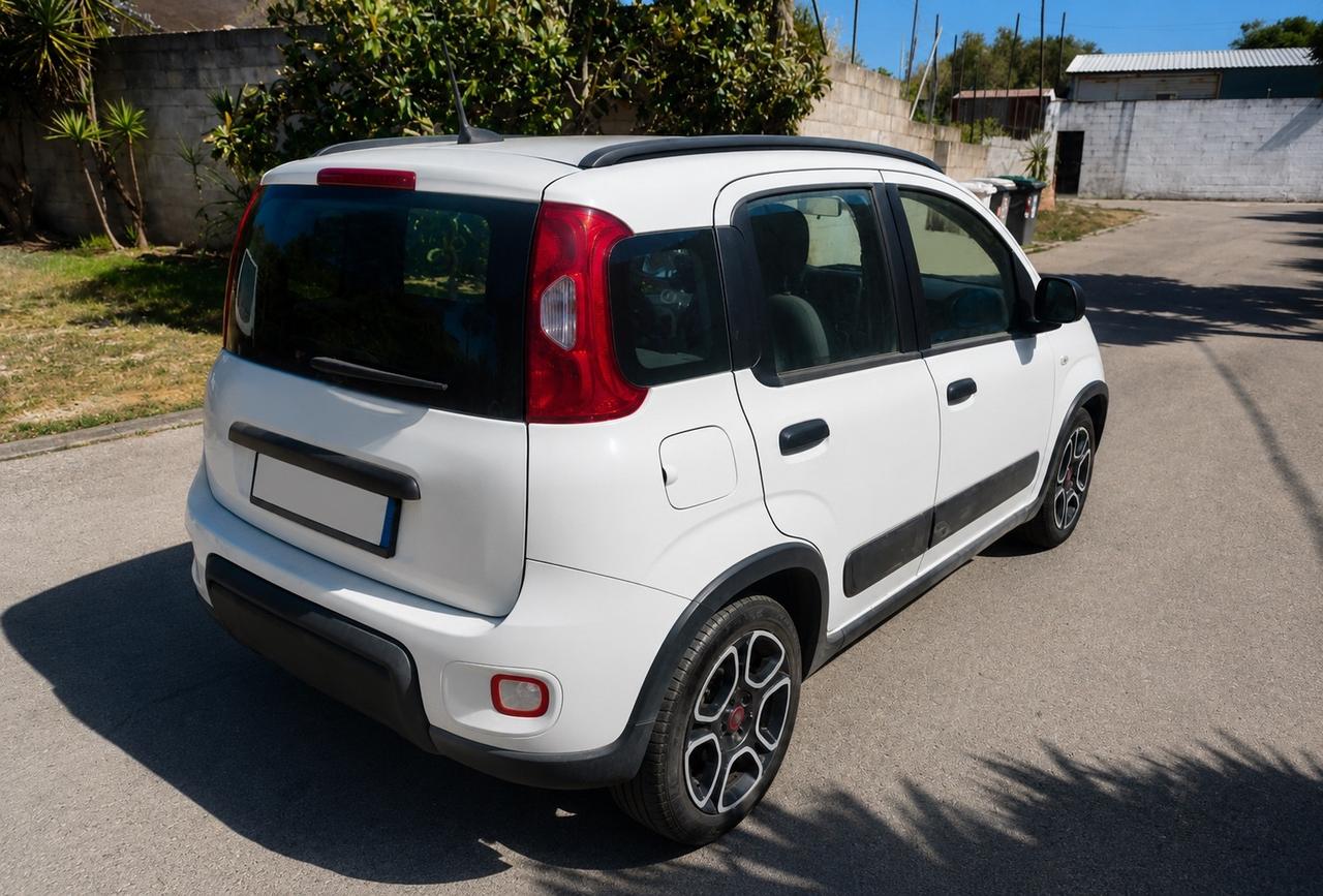 Fiat Panda 1.0 S&S Hybrid City Life da 199€ al mese