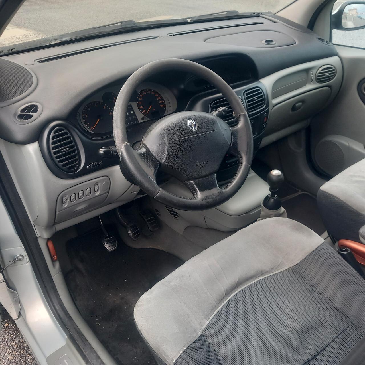 Renault Scenic Grand Scénic 1.9 dCi Luxe Dynamique