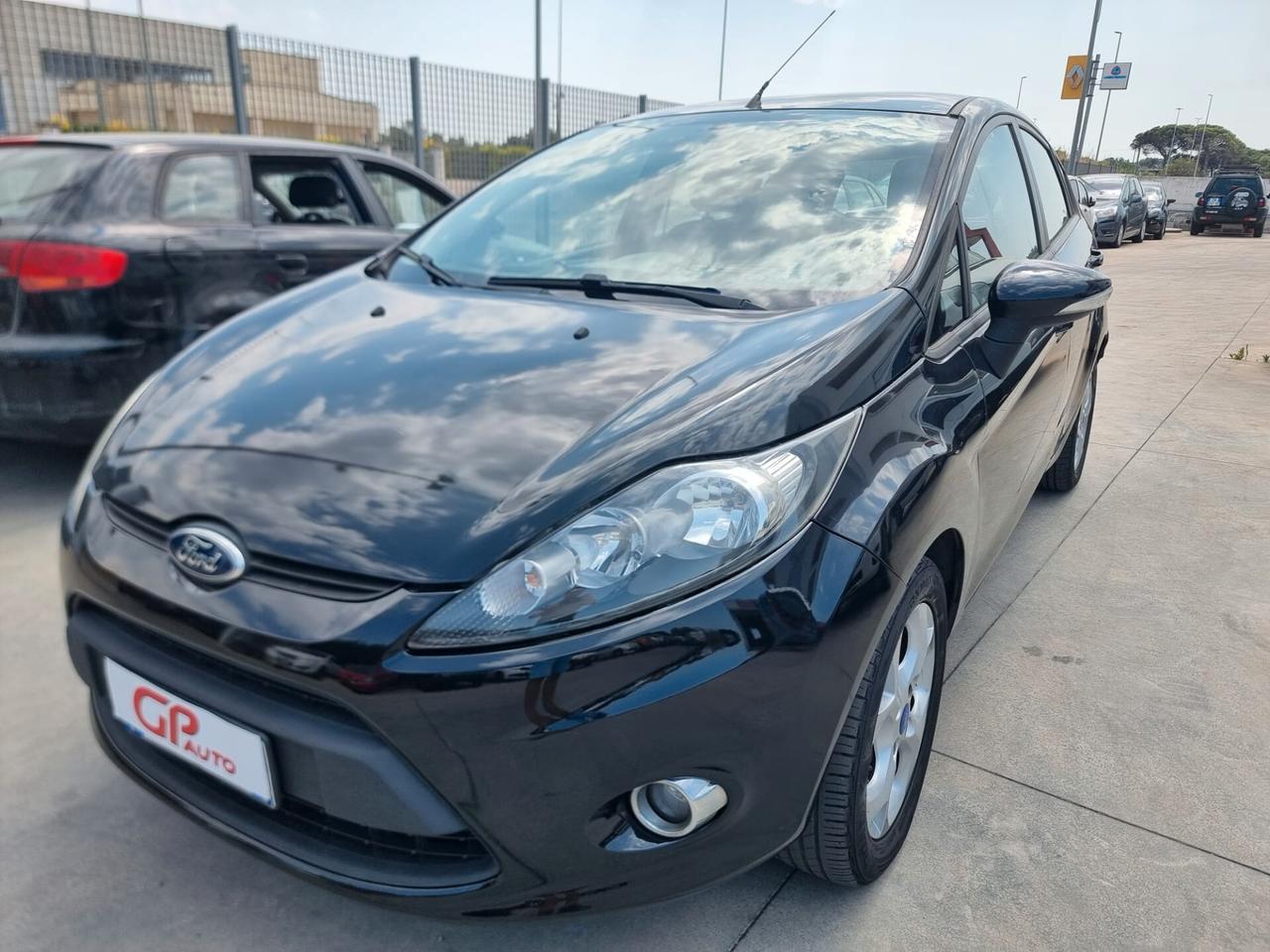 Ford Fiesta 1.4 TDCi 70CV 5 porte Titanium