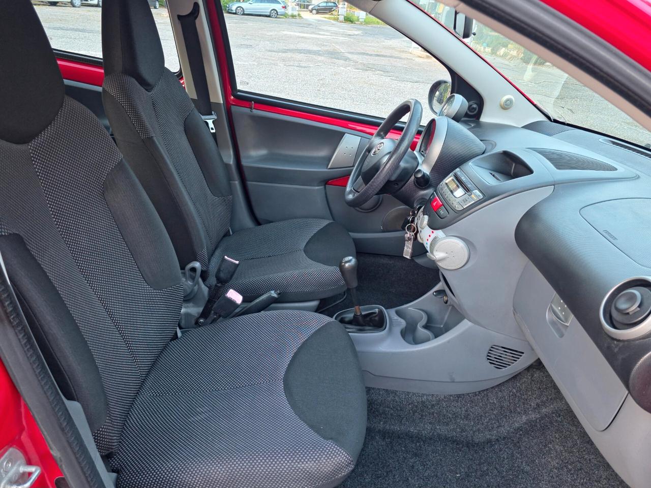 Toyota Aygo 1.0 12V CV-68 VVT-i 5 porte Sol 2009-E4 Manuale NEO