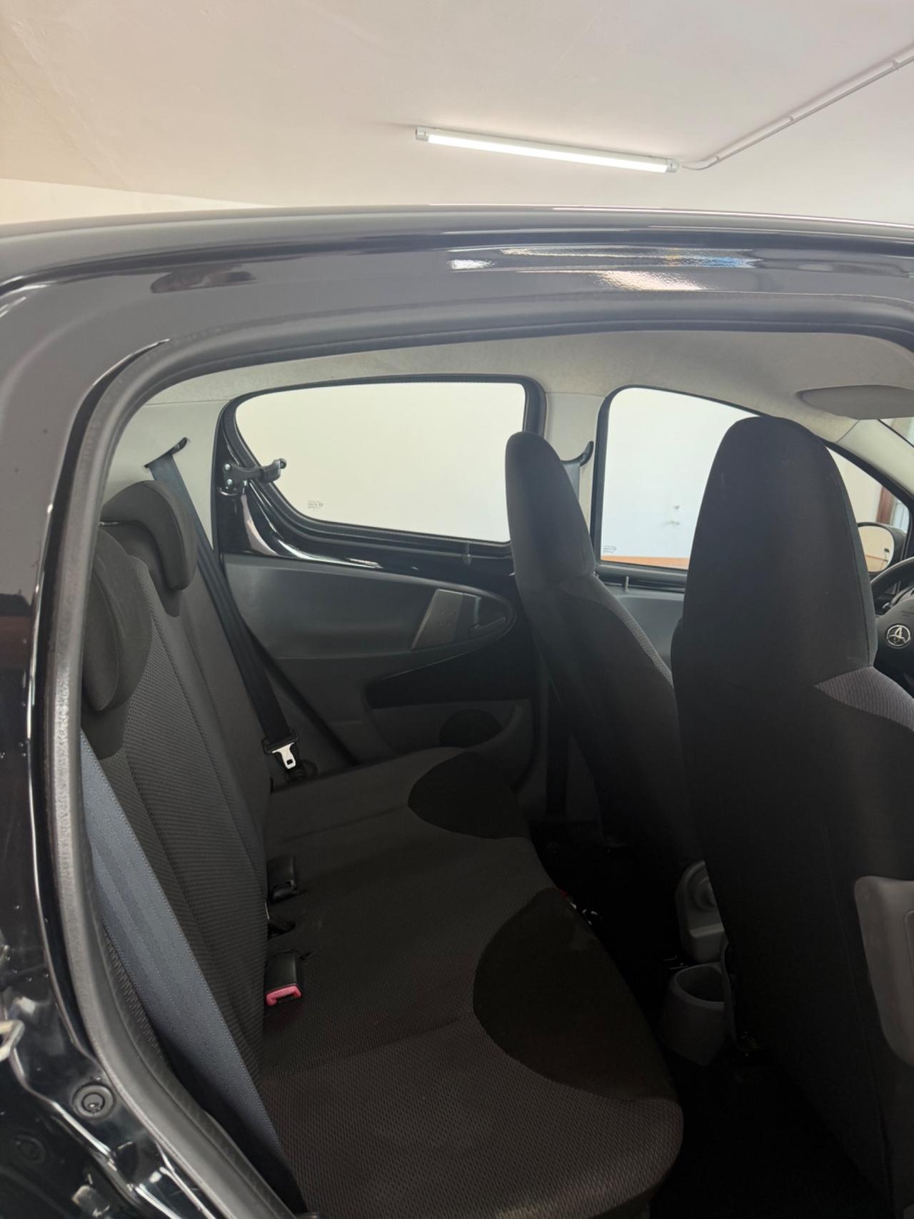 Toyota Aygo 1.0 12V VVT-i 5 porte Sol