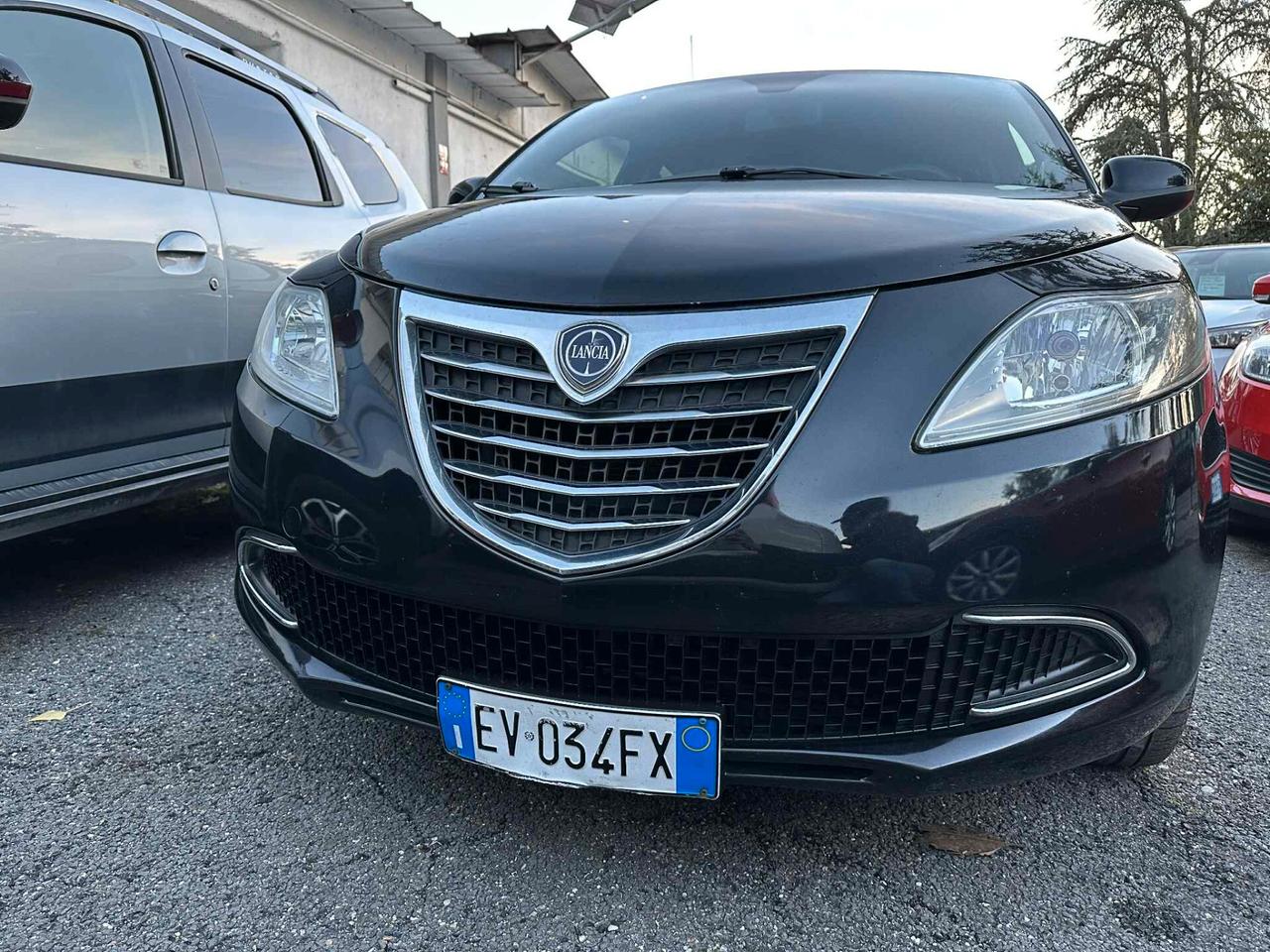 Lancia Ypsilon 1.2 69 CV 5 porte S&S Silver